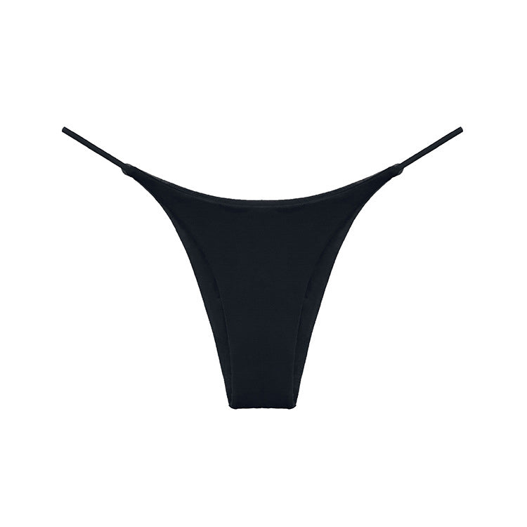 Stringi z delikatnym paskiem niewidoczne pod ubraniem Ronalda