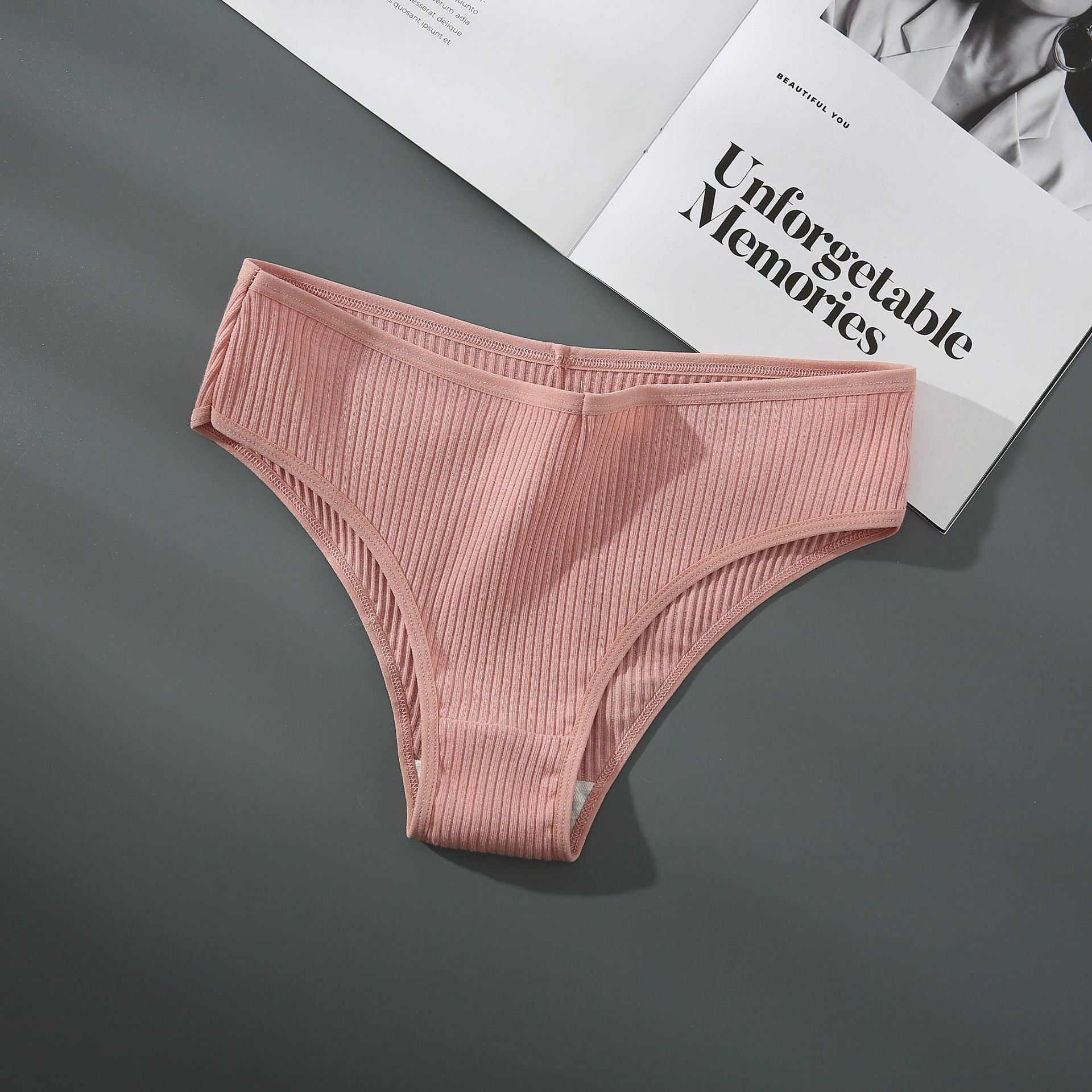 Figi z prążkowanego materiału średni stan Betti