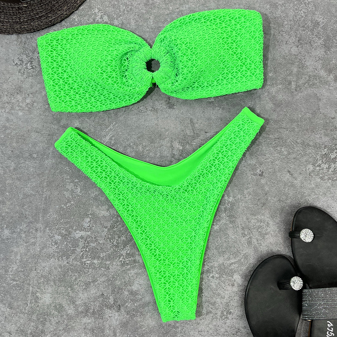 Strój kąpielowy bez ramiączek z dopasowanymi majtkami Khalani