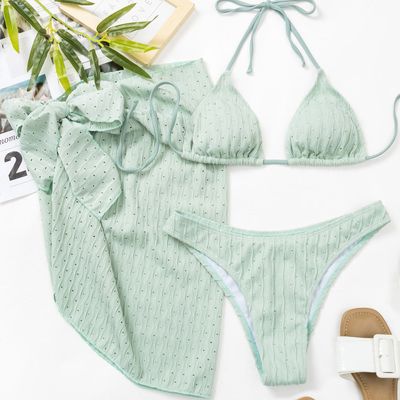 Bikini wiązane na szyi z elastyczną spódnicą plażową Erietta