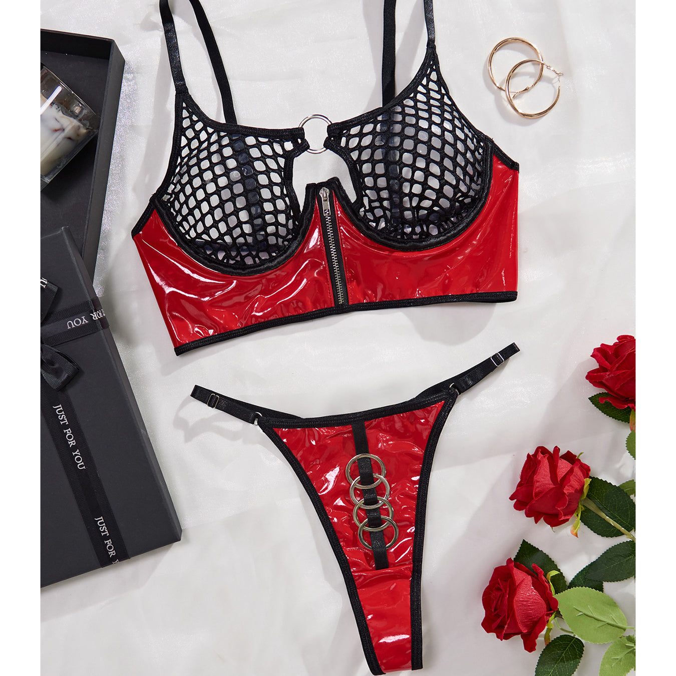 Komplet bielizny z ażurowym topem i siateczkowymi detalami na romantyczne wieczory Mikaela