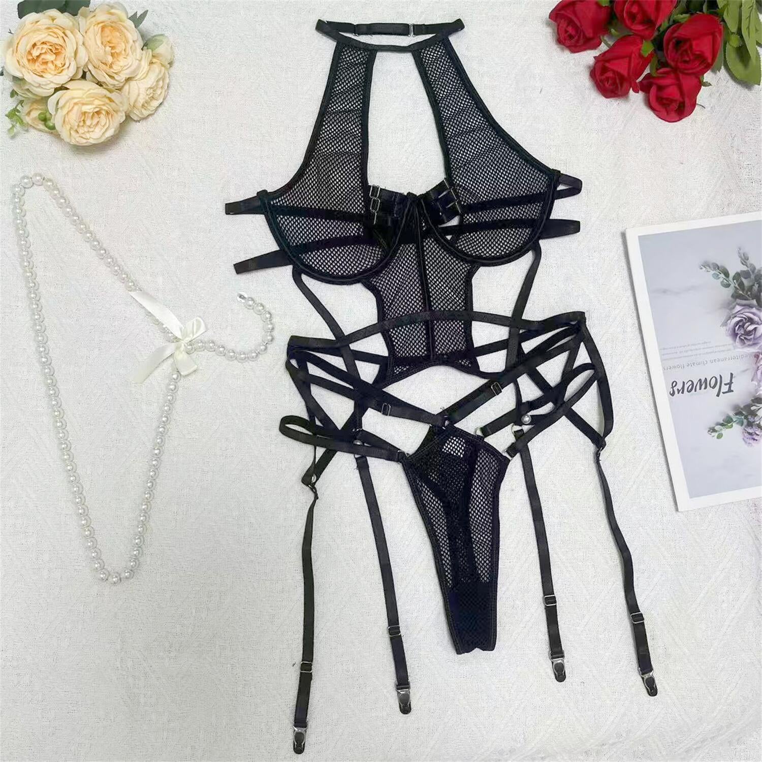 Komplet bielizny harness z regulowanymi paskami na romantyczne wieczory Lilea