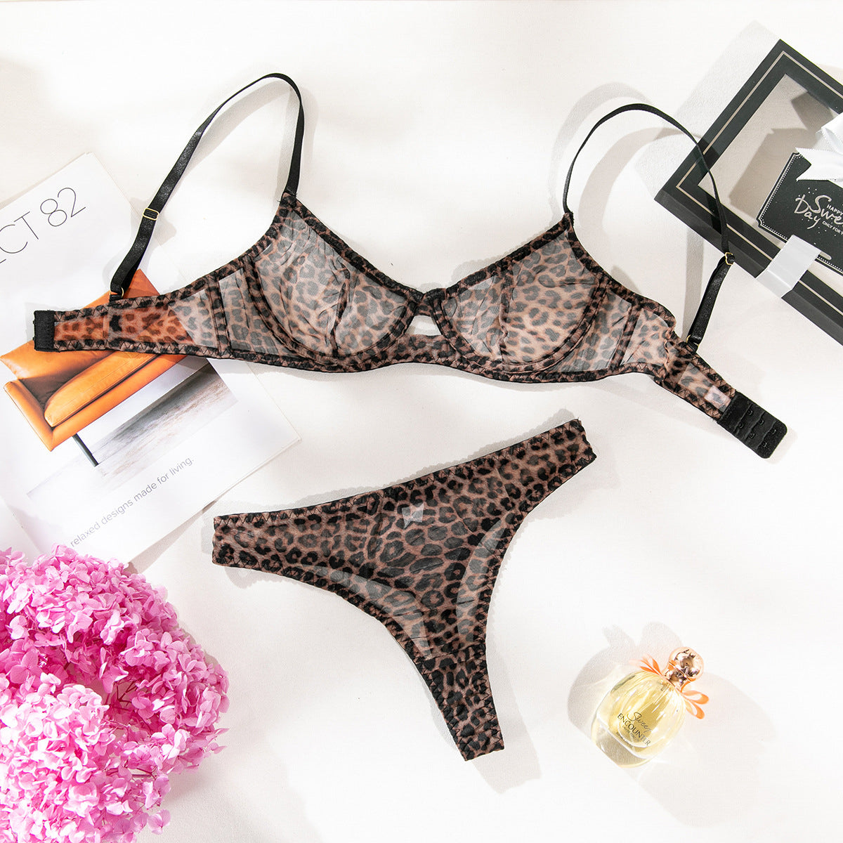 Zestaw bielizny z figami z delikatnym wzorem na romantyczne wieczory Engelica