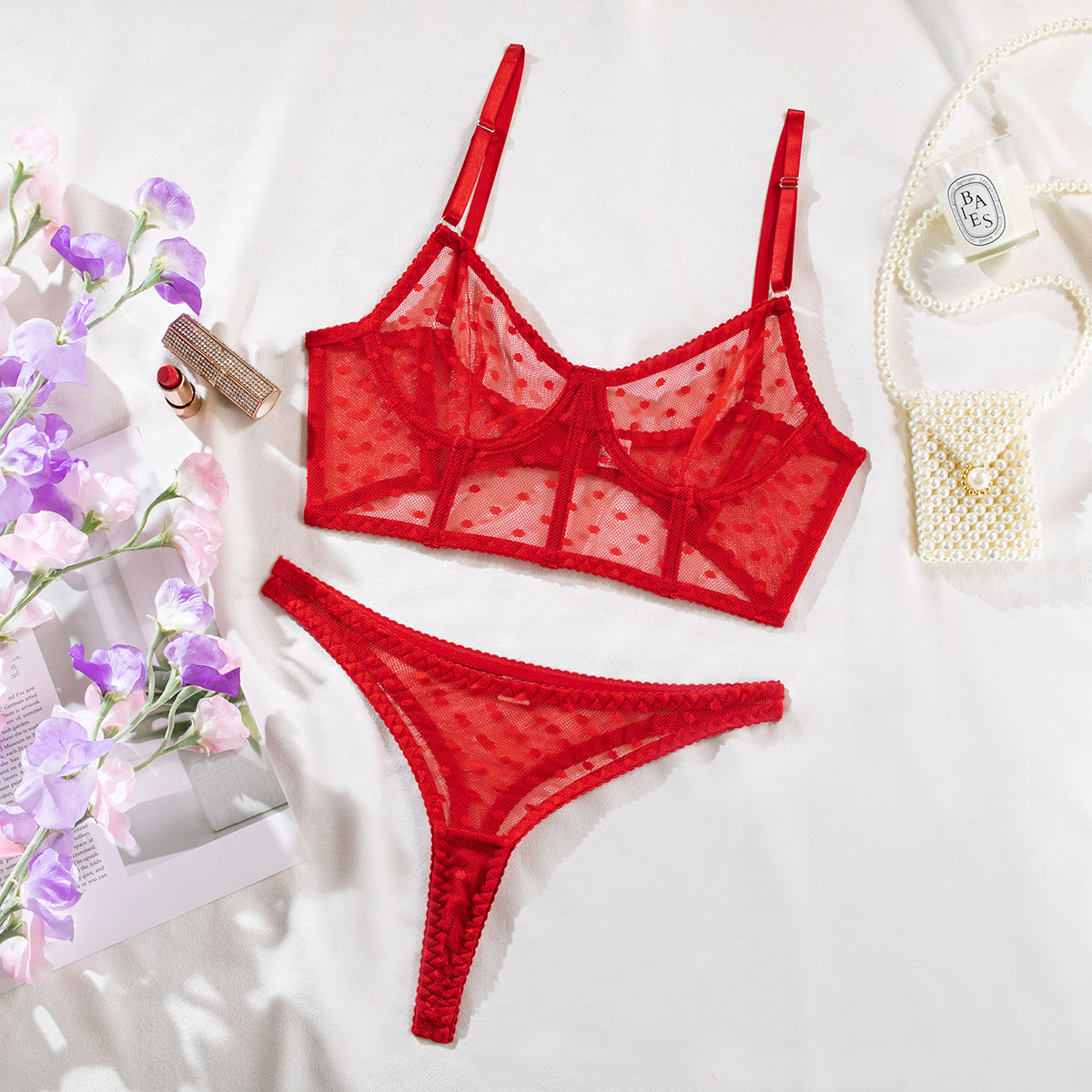 Komplet bielizny z siateczki z biustonoszem i stringami na romantyczne wieczory Zonda