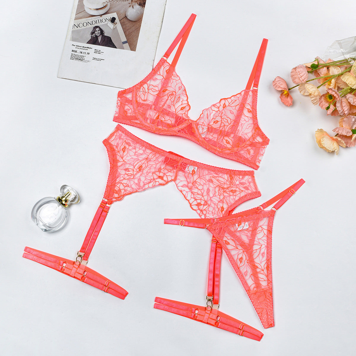 Komplet bielizny z haftem na romantyczne wieczory Heejeong