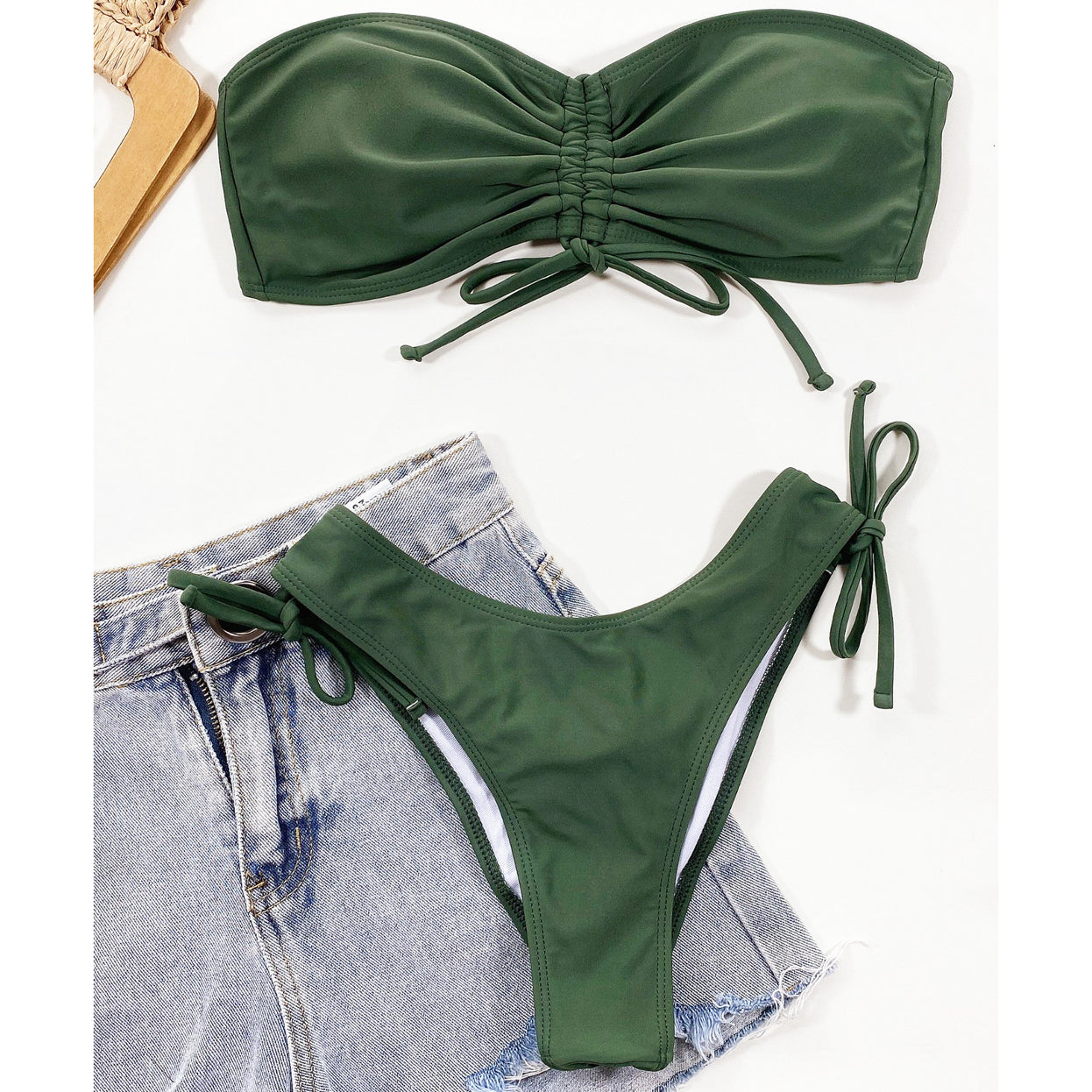 Strój kąpielowy dwuczęściowy z marszczeniem i wiązaniem na bokach Peggi