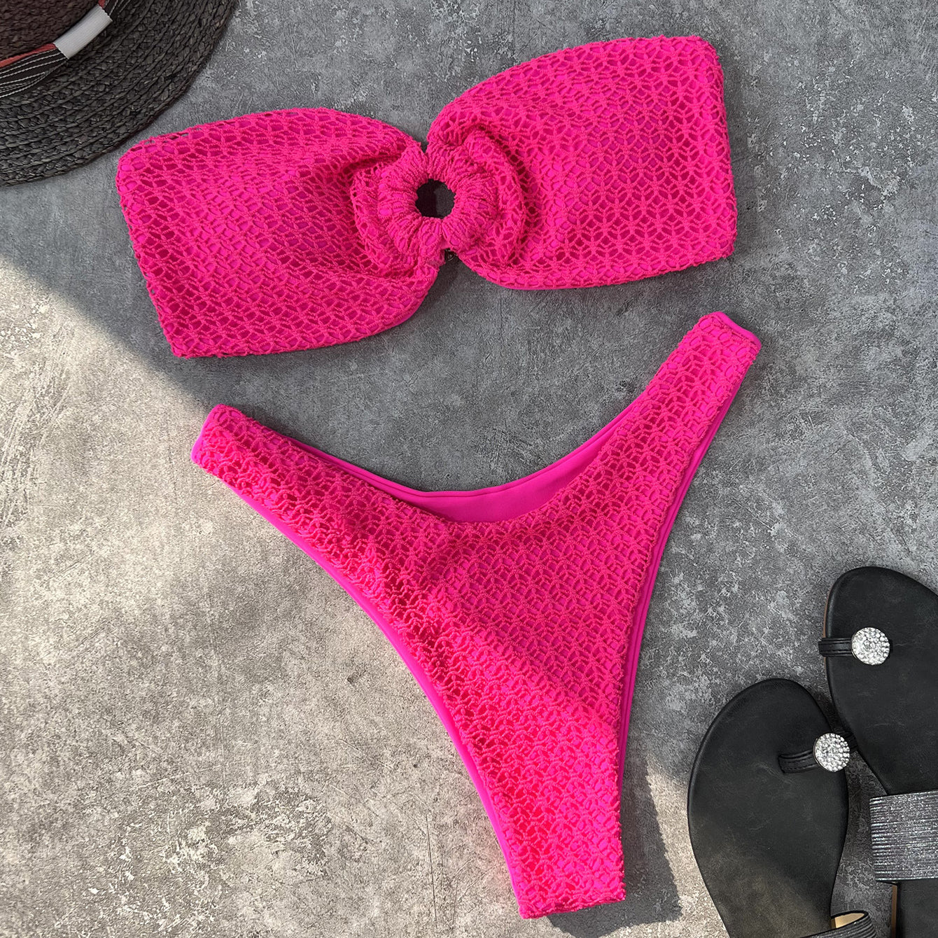 Strój kąpielowy bez ramiączek z dopasowanymi majtkami Khalani