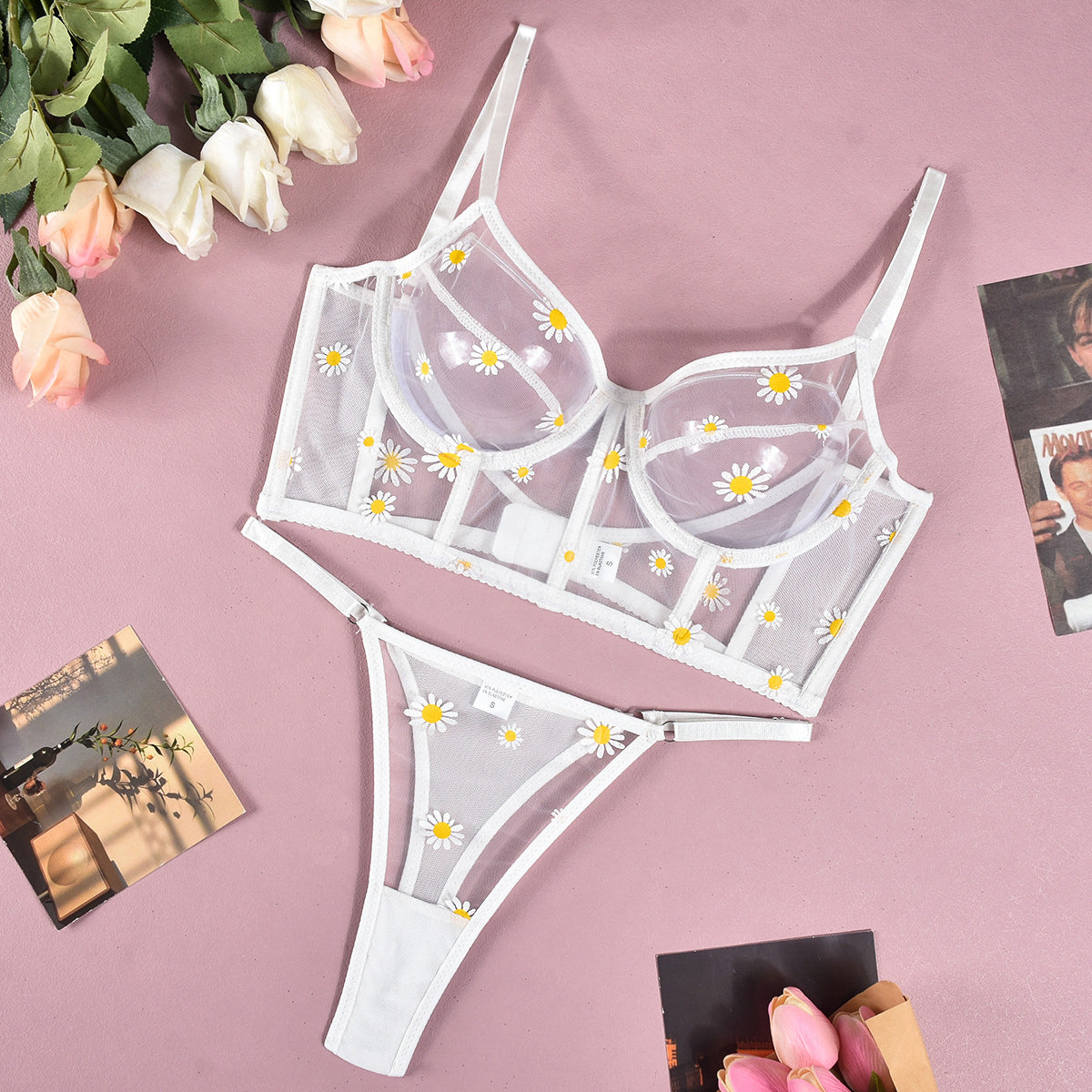 Komplet bieliźniarski z delikatnym wzorem i szerokimi ramiączkami Jeongeun