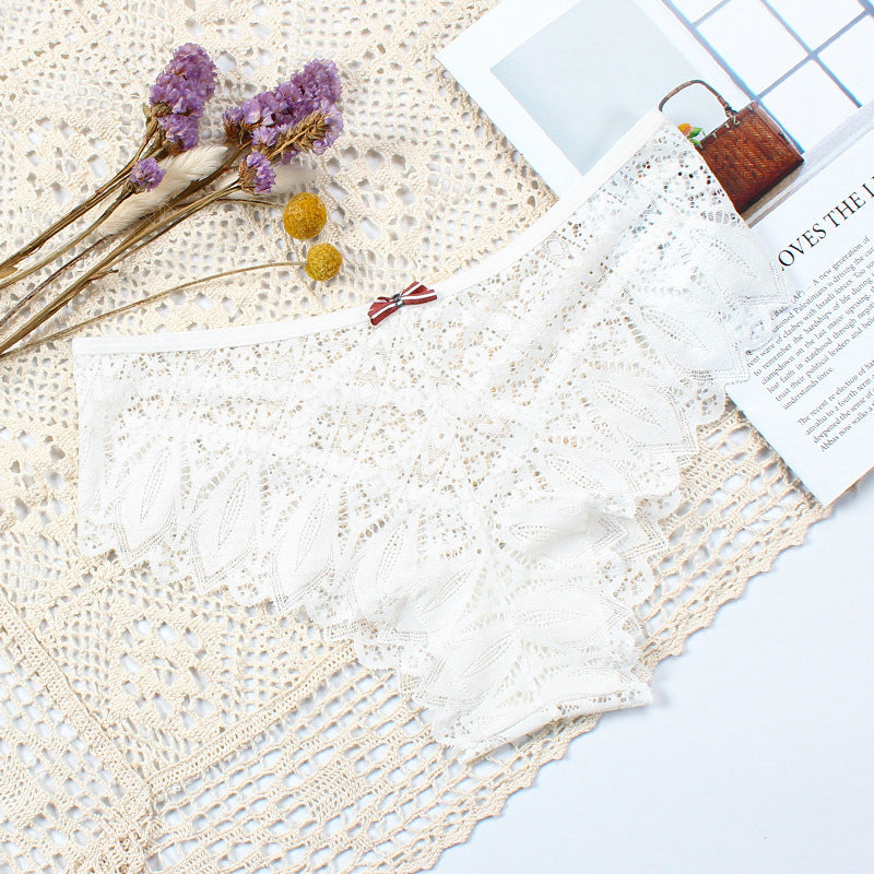 Koronkowe figi z wycięciami na romantyczny wieczór Emyle