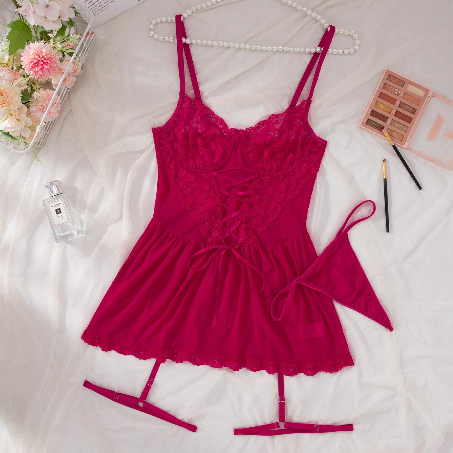 Zestaw nocny satynowy z koronką na romantyczne wieczory Jessalyn