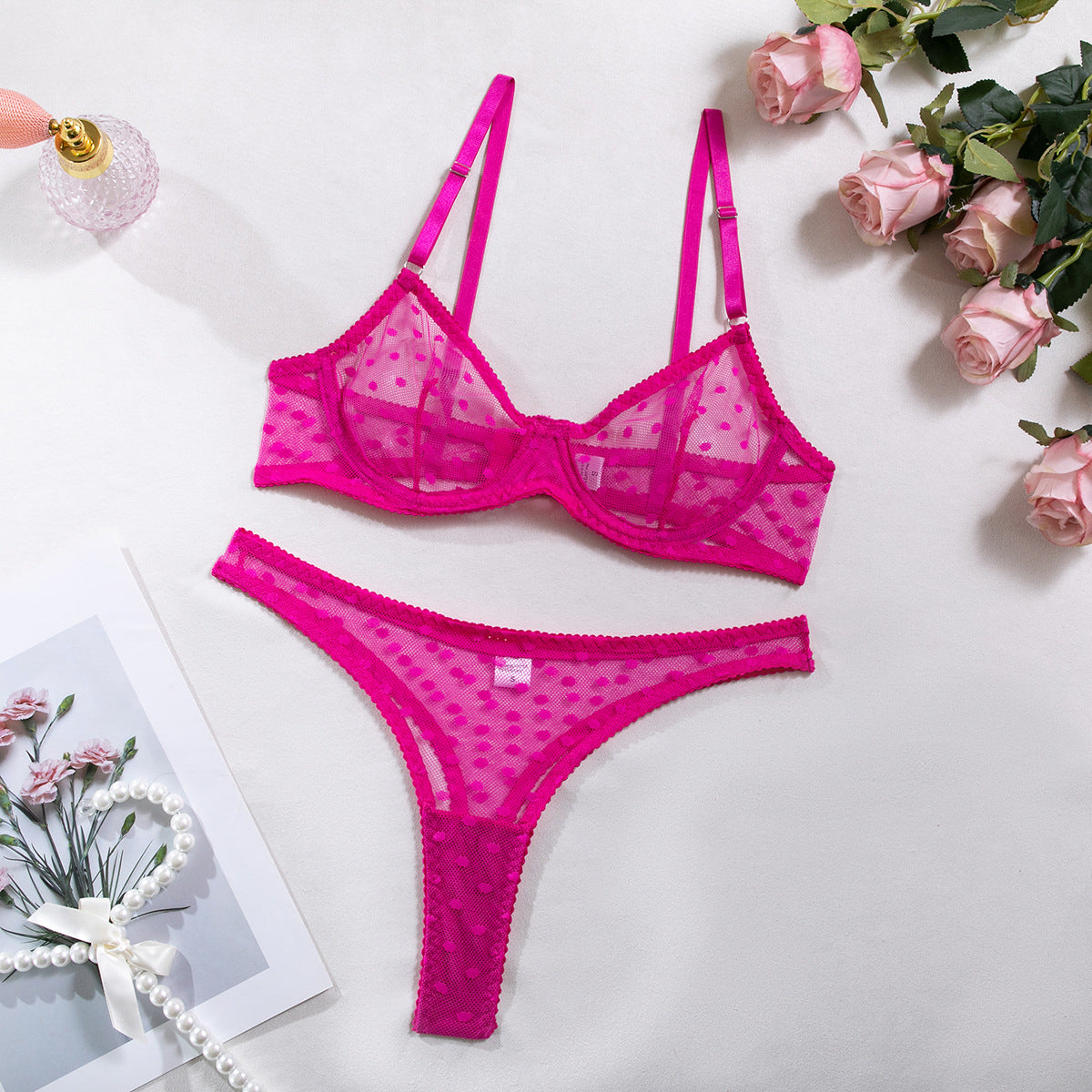 Bielizna damska ultracienka z delikatnego materiału Sandita