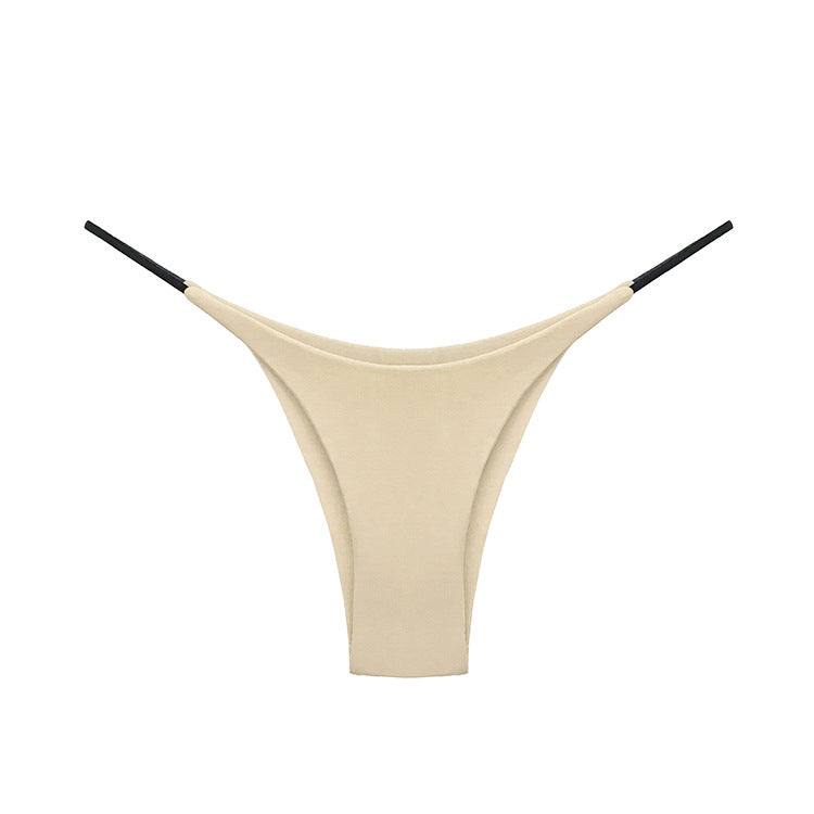 Stringi z delikatnym paskiem niewidoczne pod ubraniem Ronalda