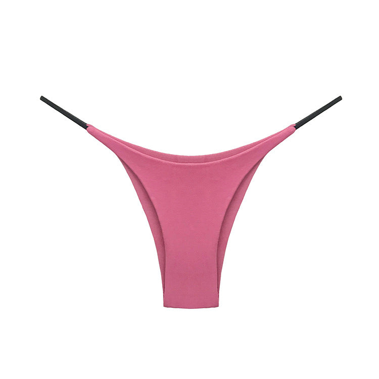 Stringi z delikatnym paskiem niewidoczne pod ubraniem Ronalda