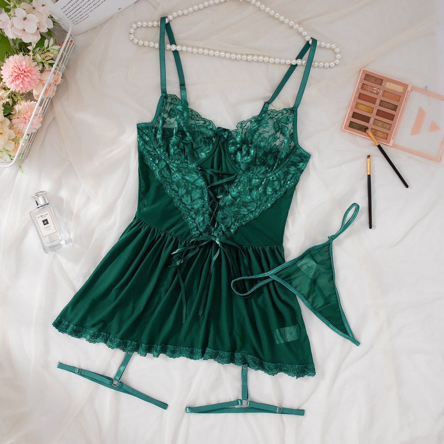 Zestaw nocny satynowy z koronką na romantyczne wieczory Jessalyn