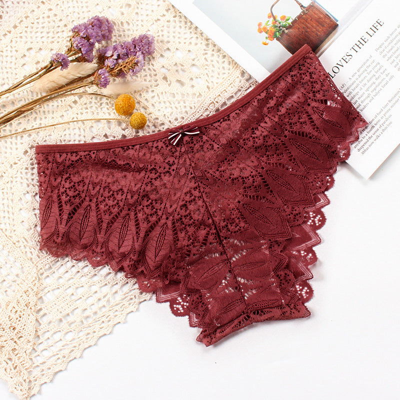 Koronkowe figi z wycięciami na romantyczny wieczór Emyle