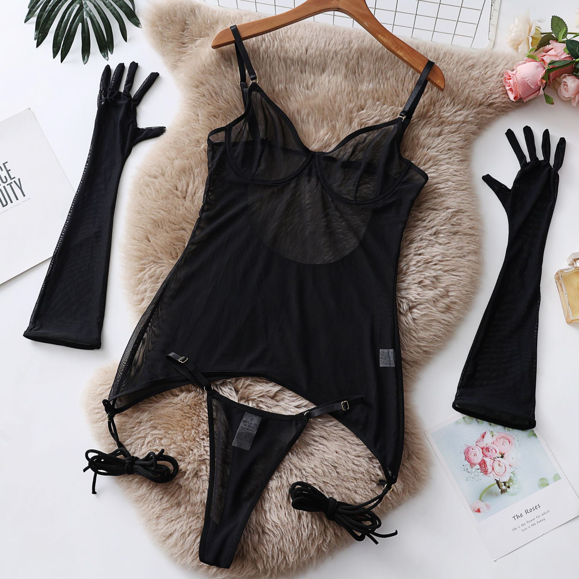 Komplet koronkowej bielizny na romantyczne wieczory Yvelise