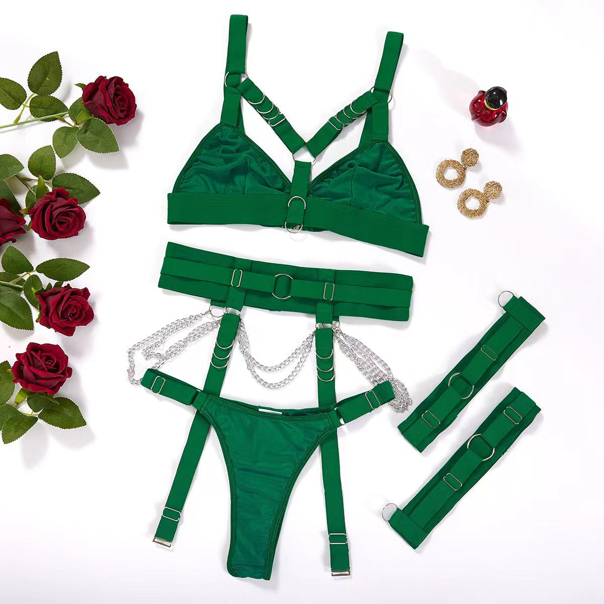 Komplet bielizny z szerokimi pasami i ozdobnymi detalami Nver