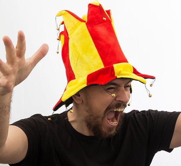 bigbuy party Kapelusz błazna w barwach Hiszpanii z 14 dzwonkami