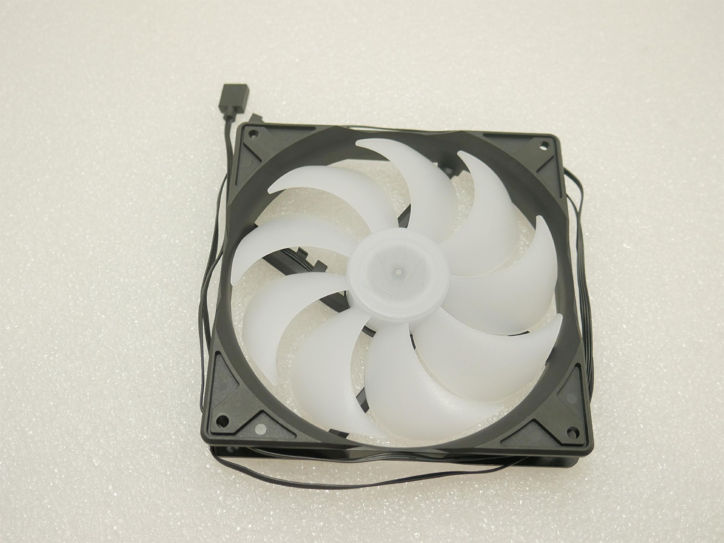 Wentylator Endorfy Stratus 140 PWM ARGB (EY4A012) [outlet]