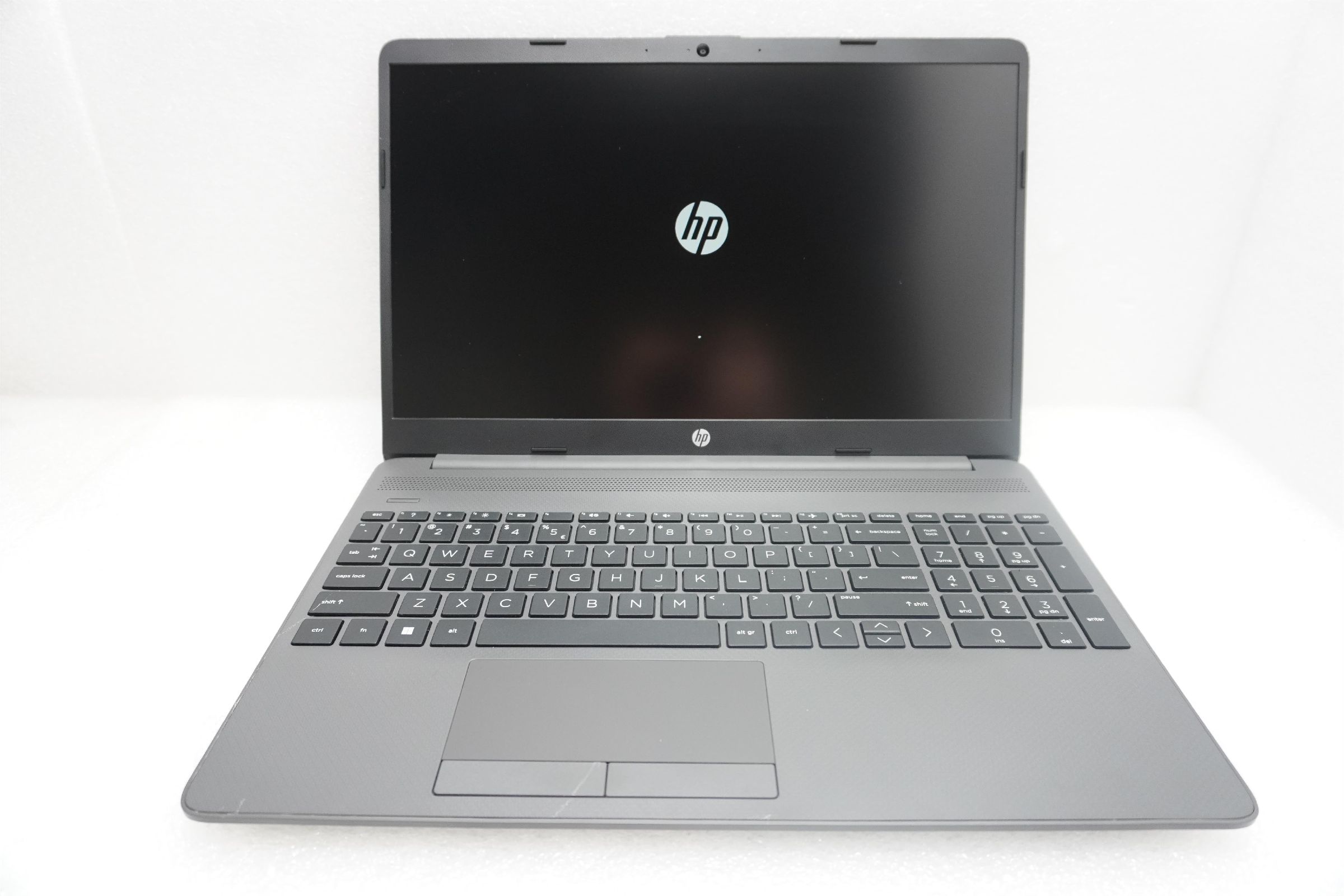 Laptop HP 255 G9 Ryzen 5 5625U / 8 GB / 256 GB / W11 (6S6F3EA) [outlet]