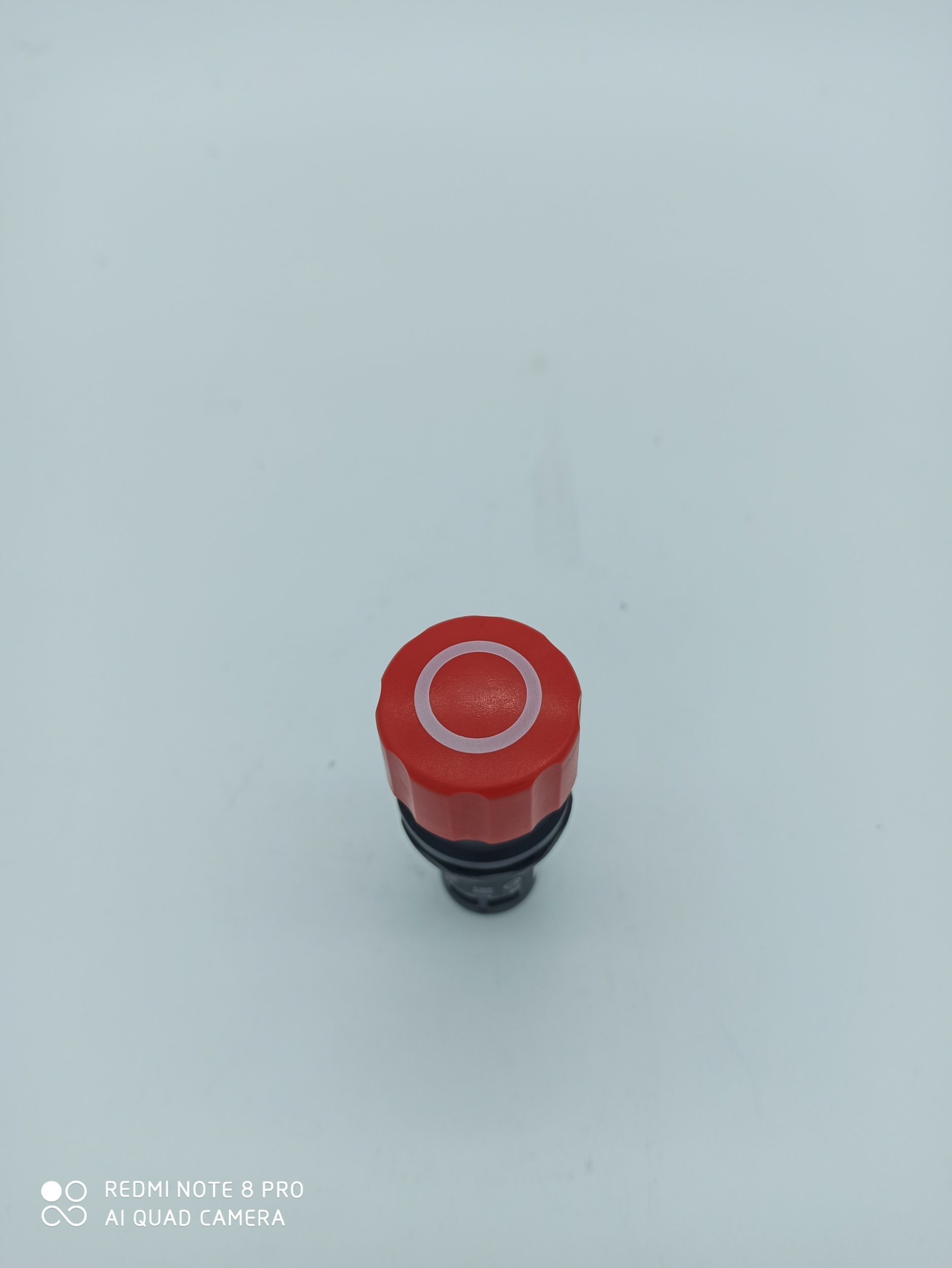 Przycisk bezpieczeństwa grzybkowy 30mm 1Z+1R - 1C - 1R 24 ... 300 V czerwony CE3P-10R-11 1SFA619501R1071