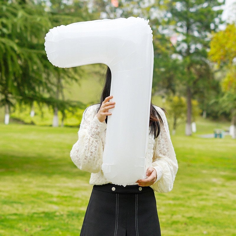 Balon 7 urodziny Cyfra SIEDEM Foliowy Happy Birthday biały 80cm