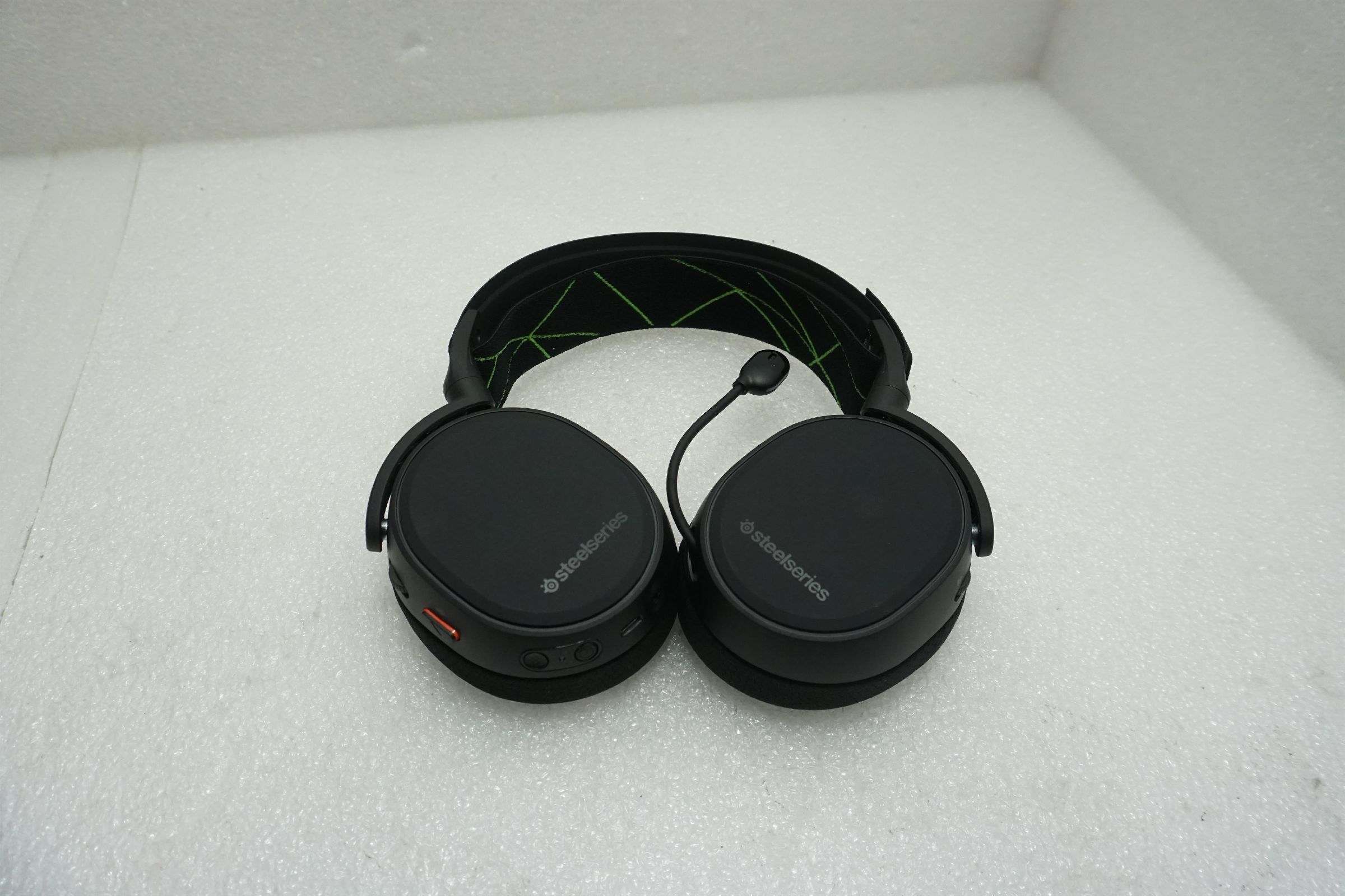 Słuchawki SteelSeries Arctis 9X Czarne (61481) [outlet]