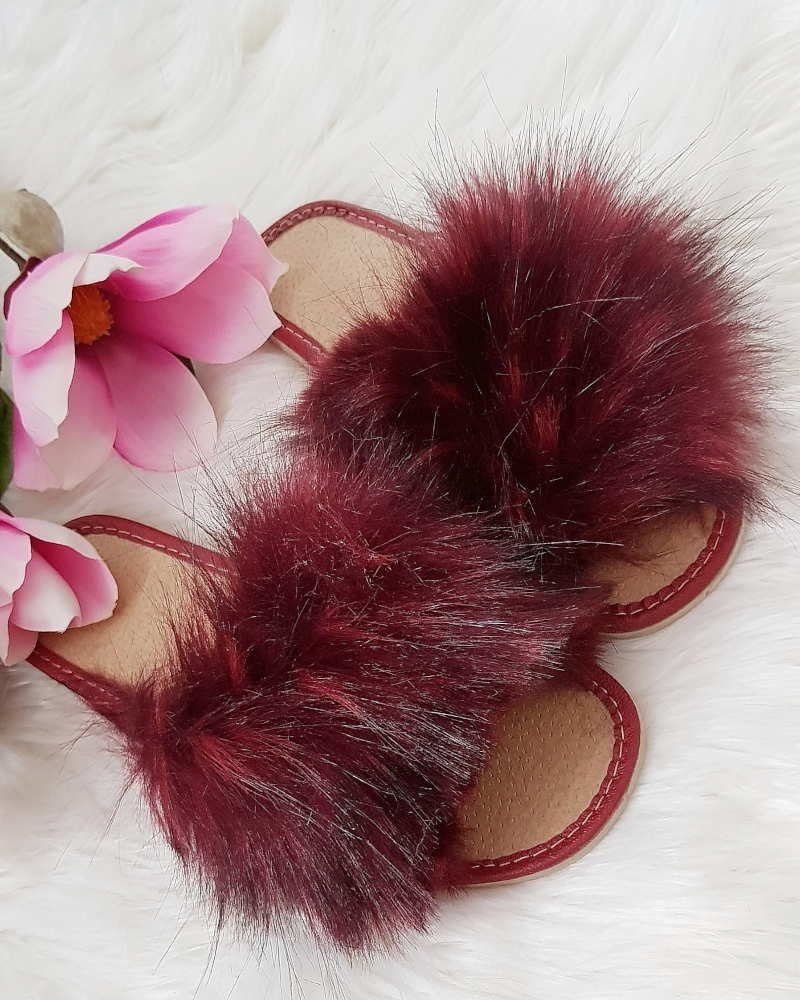 Pantofelek24 Bordowe klapki z efektownym futerkiem /C1-1 2832 K195/ 36