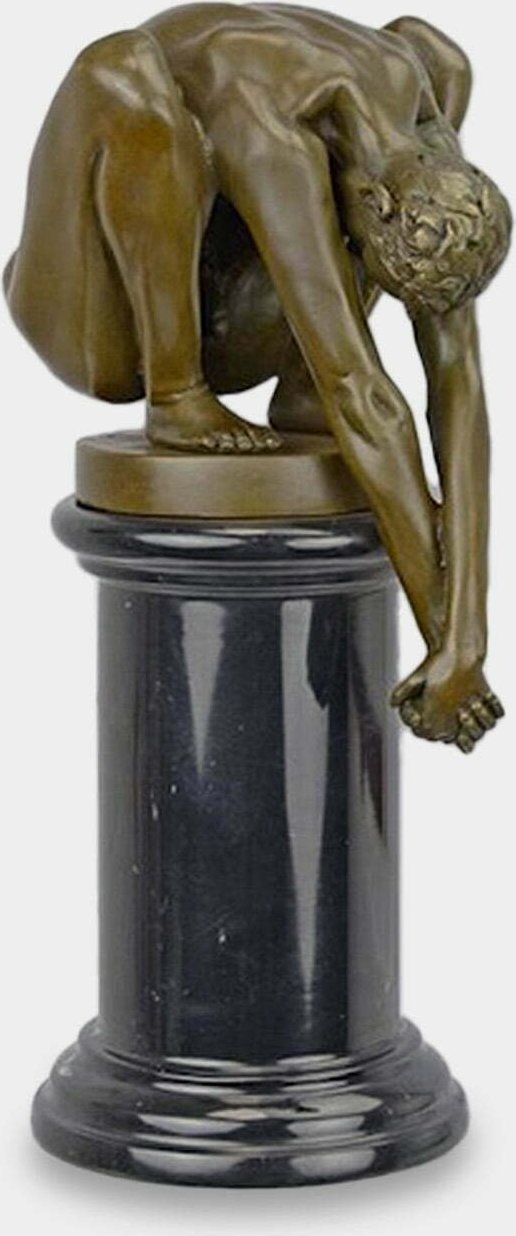 rzezbyzbrazu Mężczyzna z Opuszczoną Głową Nurek Rzeźba z Brązu