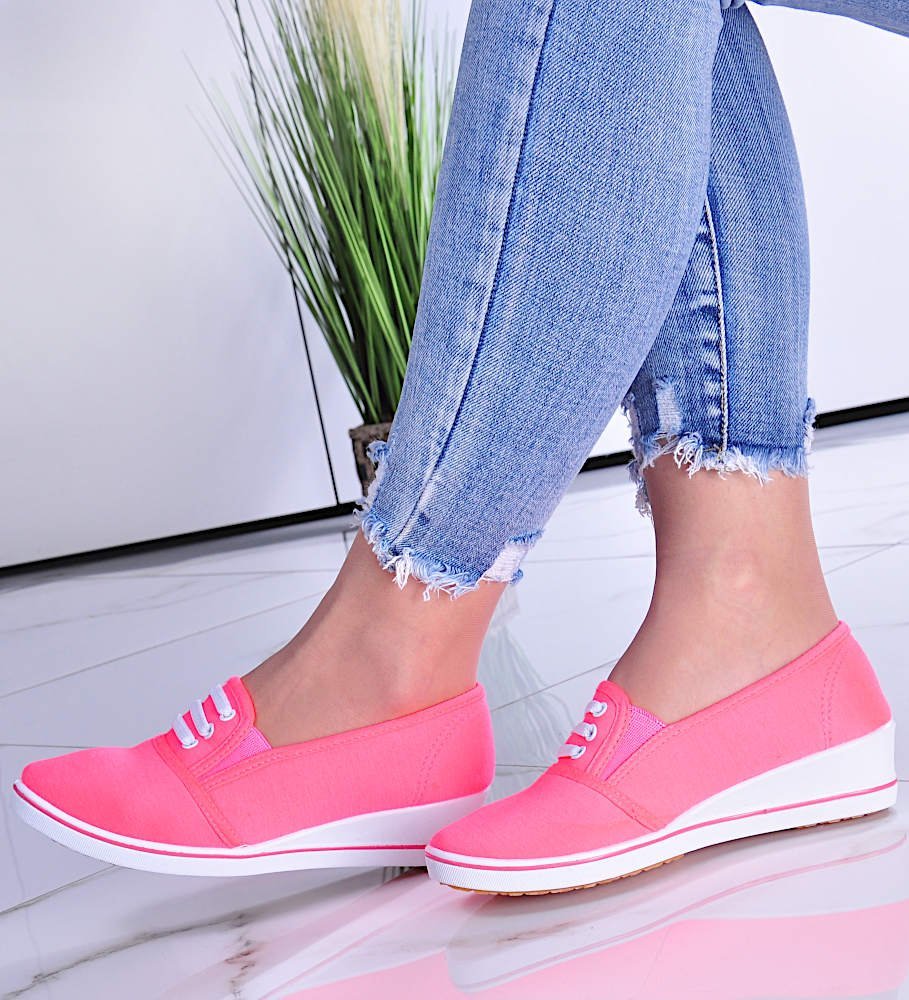 Pantofelek24 Różowe tenisówki damskie na niskim koturnie /E6-2 8019 S192/ 36