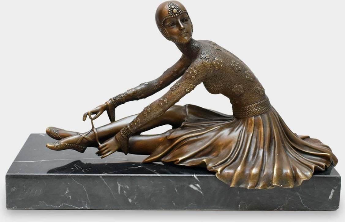 rzezbyzbrazu Tancerka Rewiowa Tanara