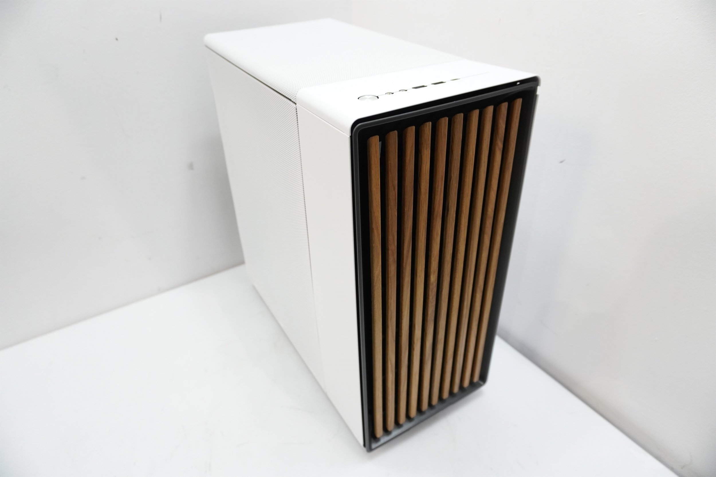 Obudowa Fractal Design North (FD-C-NOR1C-03) [outlet]