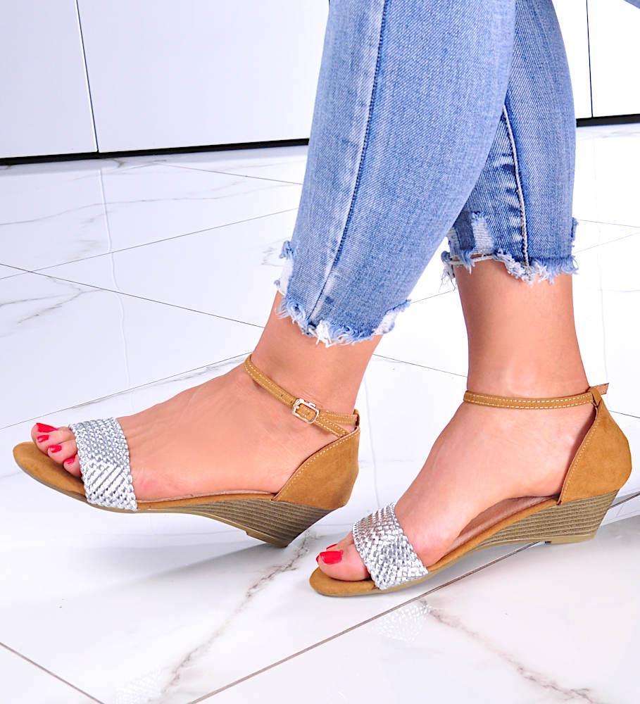 Pantofelek24 Srebrne sandały damskie z kokardą /C3-3 11866 T196/ 39