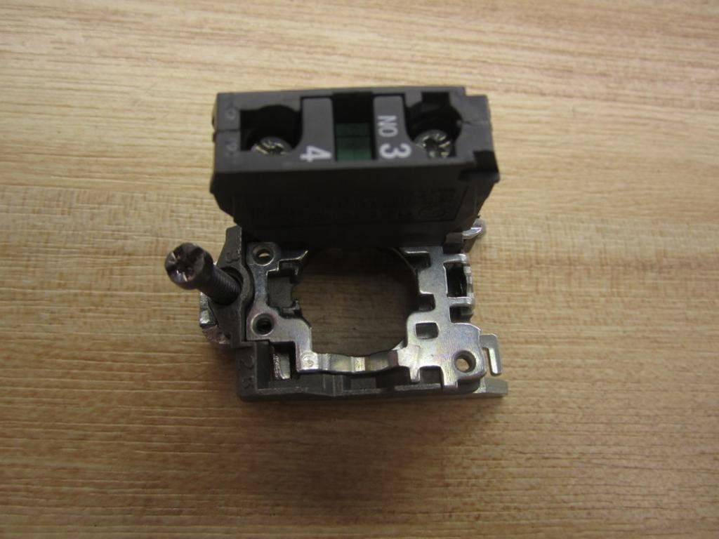 Schneider Electric Styk pomocniczy 1Z montaż czołowy (ZB4BZ101)