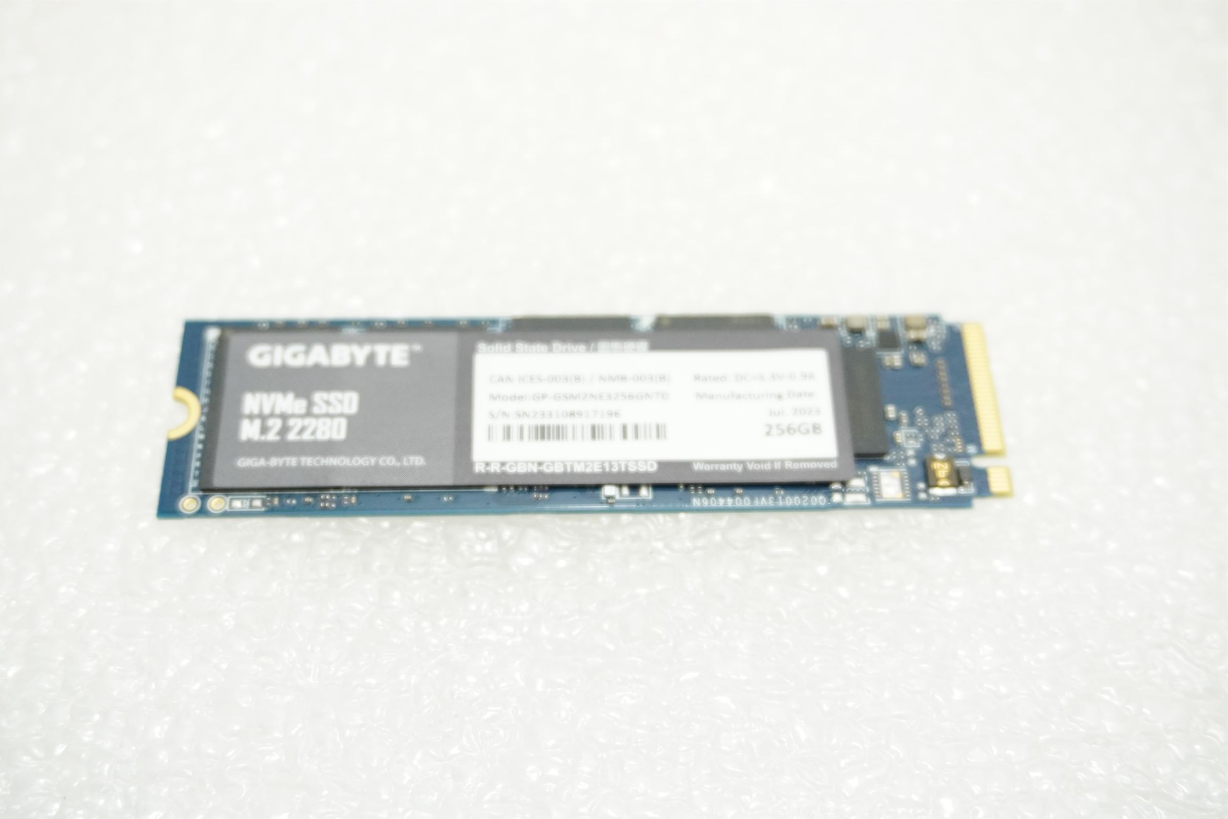 Dysk SSD Gigabyte 256GB M.2 2280 PCI-E x4 Gen3 NVMe (GP-GSM2NE3256GNTD) [outlet]