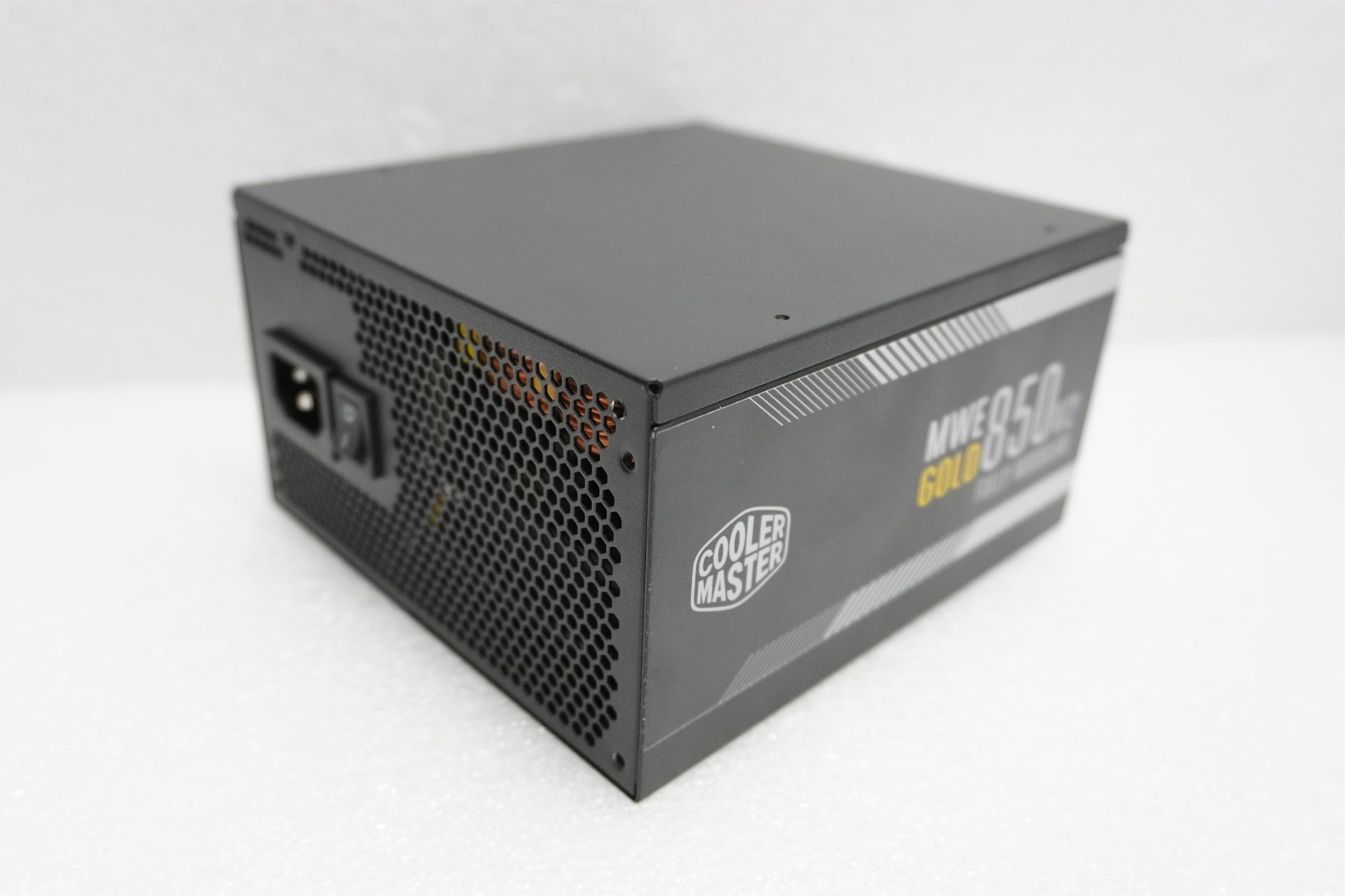 Zasilacz Cooler Master MWE Gold V2 850W (MPE-8501-AFAAG-EU) [outlet]