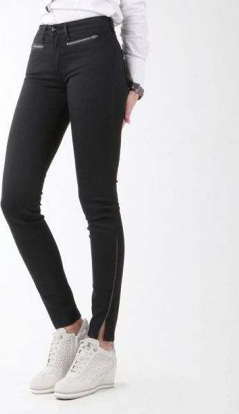 Wrangler Jeansy Wrangler Corynn Perfect W W25FCK81H, Rozmiar: US 30 / 34