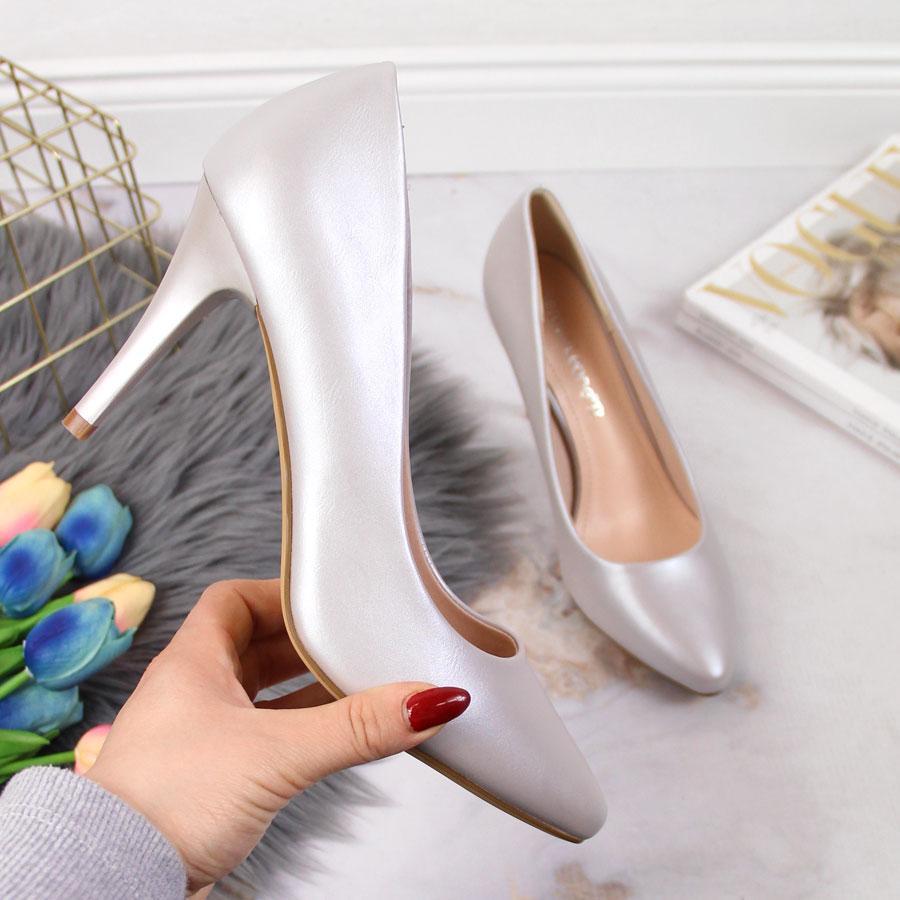 Sergio Leone Czółenka szpilki perłowe srebrne Sergio Leone 36