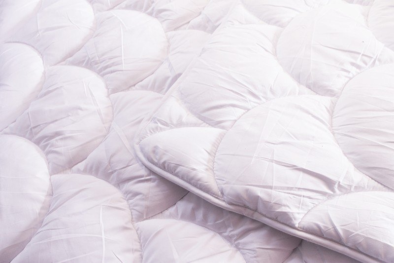 Cotton Shop Kołdra ECONOMY LINE całoroczna 220x240 cm. + 2x poduszka 70x80 cm.