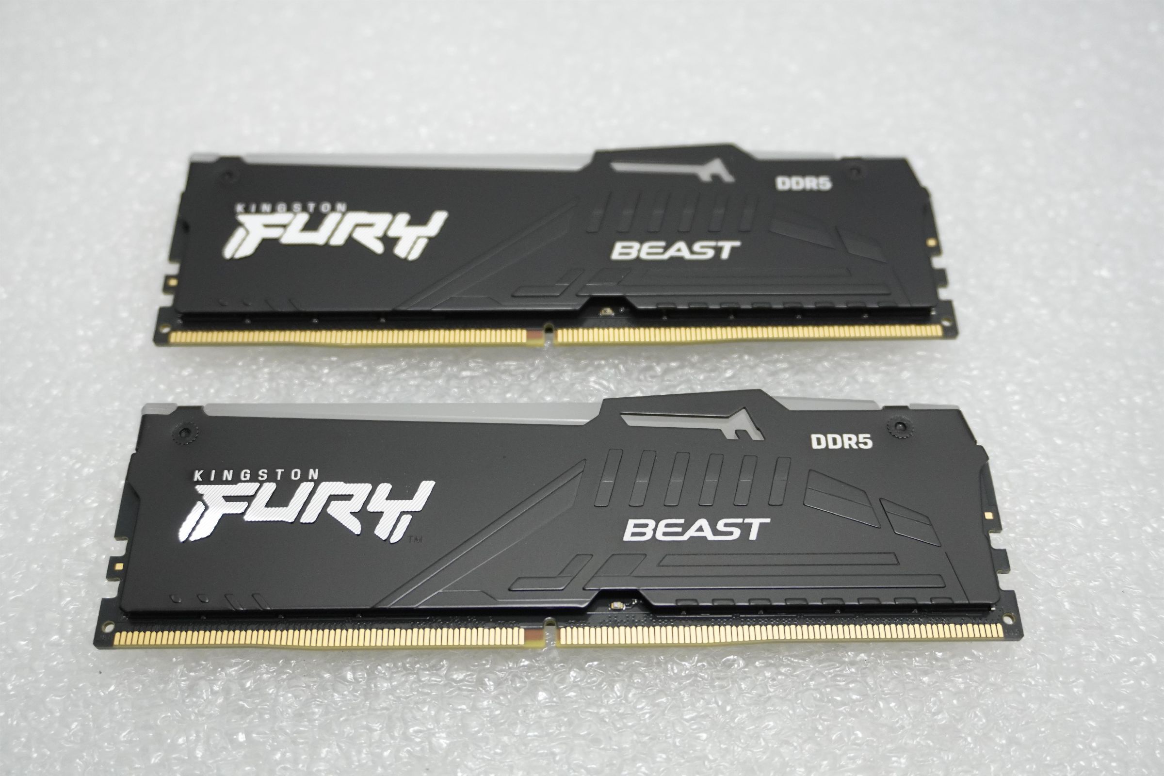 Pamięć Kingston Fury Beast RGB, DDR5, 64 GB, 5600MHz, CL36 (KF556C36BBEAK2-64) [outlet]