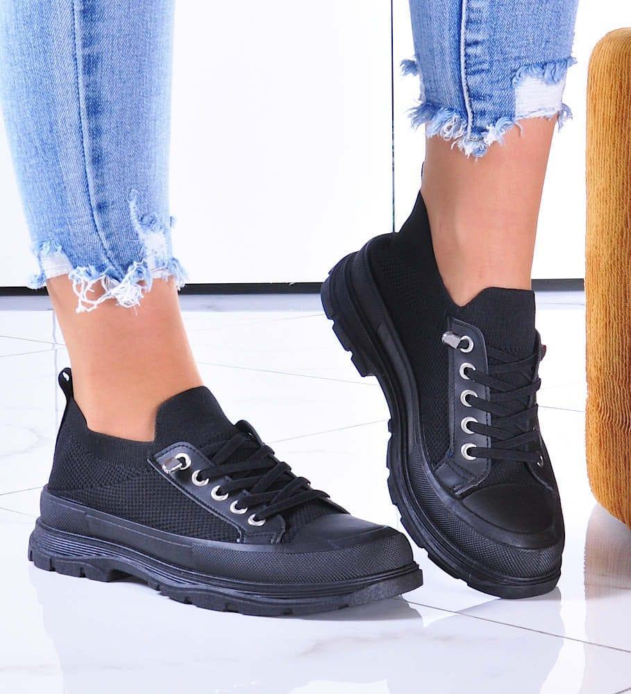 Pantofelek24 Wsuwane czarne trampki damskie /E5-2 11106 T436/ 38