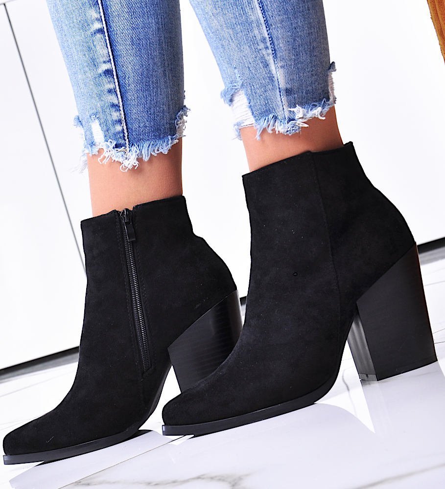 Pantofelek24 Czarne zamszowe botki na słupku /A8-2 12430 T498/ 39