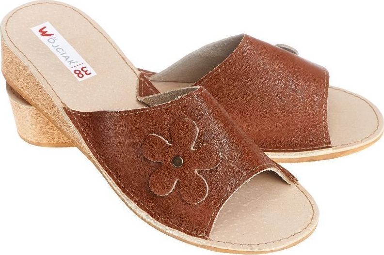 Wójciak Domowe pantofle z kwiatem na korkowej koturni pw109 brązowy 35