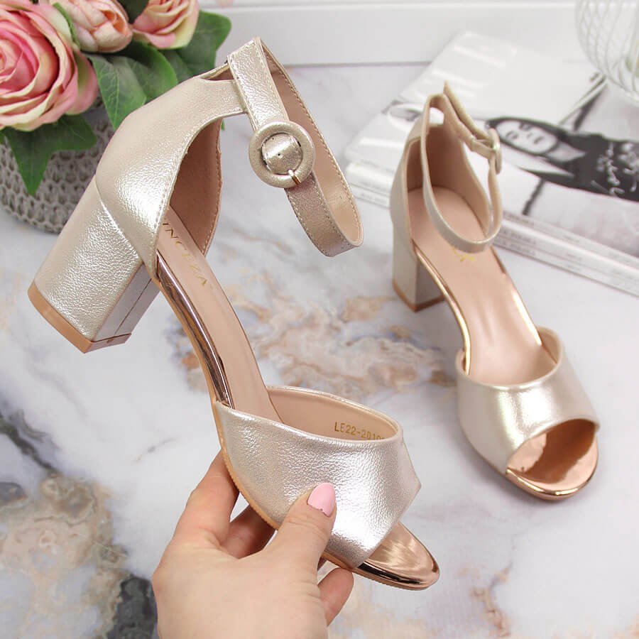 Vinceza Sandały damskie na słupku złote Vinceza 20100 40