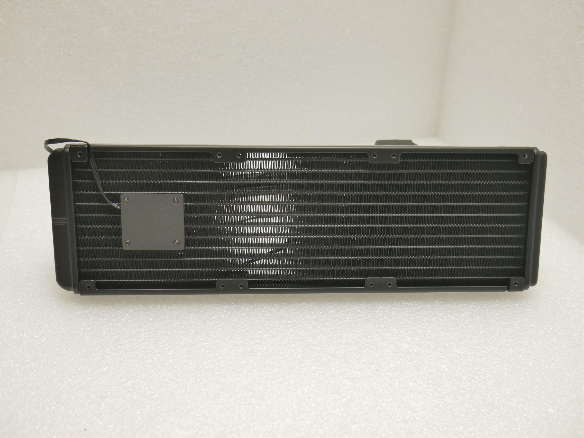 Chłodzenie wodne MSI MAG CoreLiquid 360R V2 Czarne (306-7ZW1C41-813) [outlet]