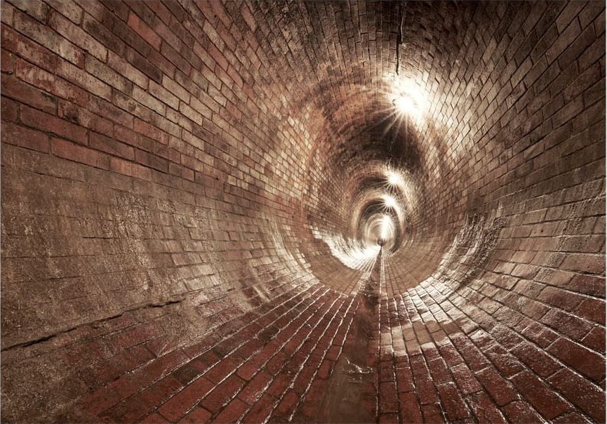 DecoNest Fototapeta - Podziemny korytarz - 250X175