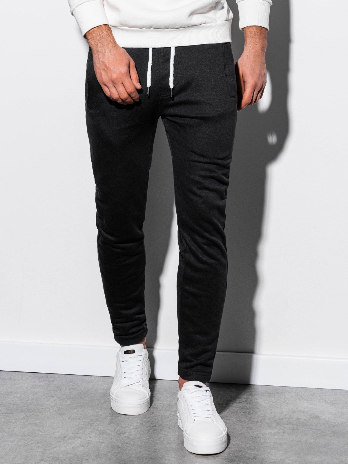 Ombre Spodnie męskie dresowe P866 - czarne S