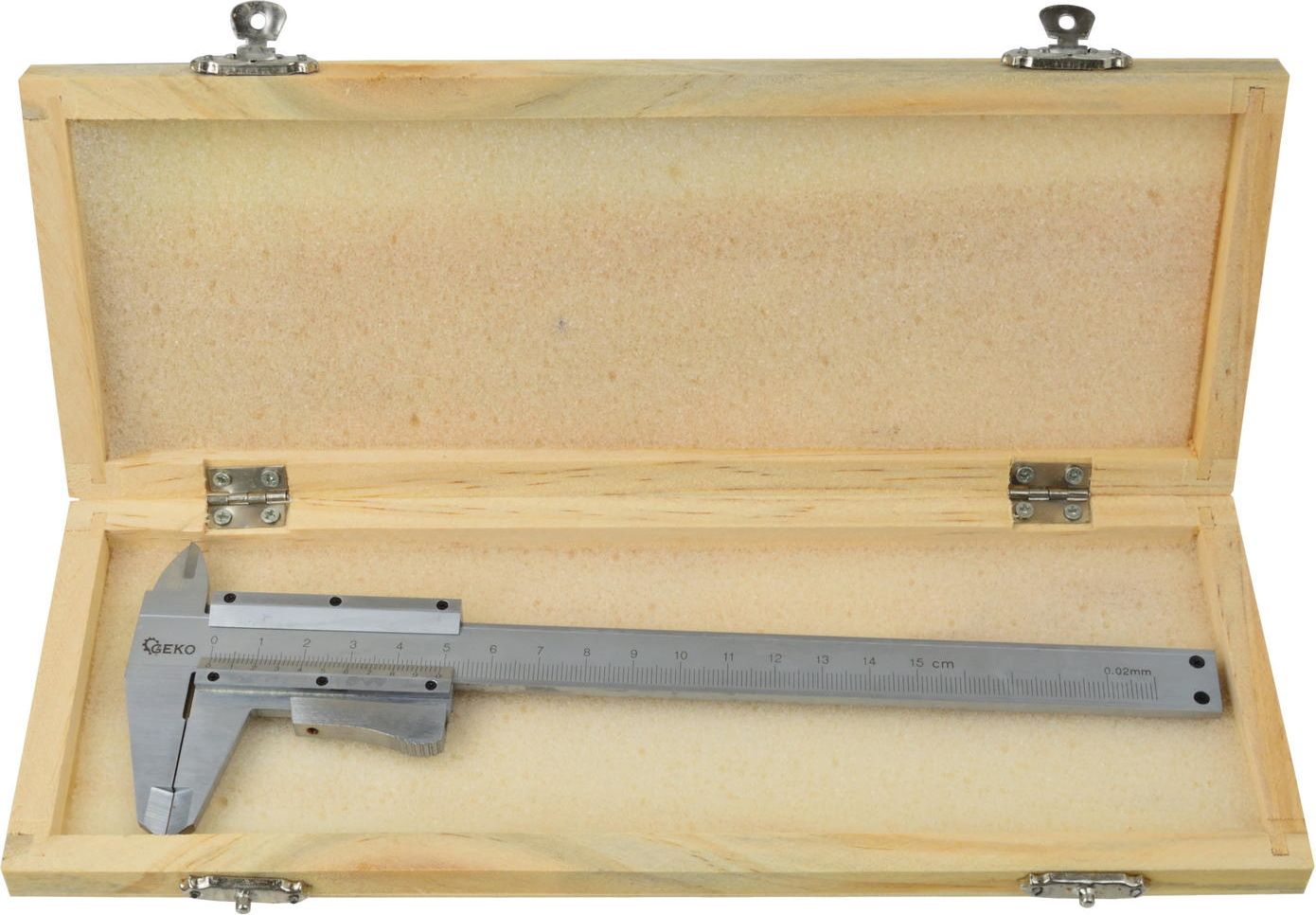 Geko Suwmiarka 150mmx0,02 GEKO,automat. blokada/op.drewno/ (50)