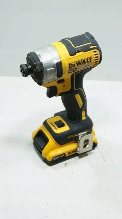 Klucz udarowy Dewalt 18v xr kompaktowy klucz udarowy 1/2"