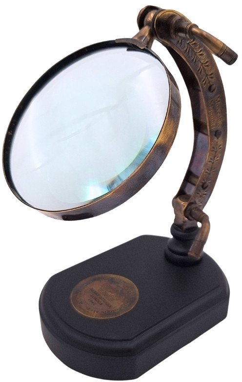 Lupa na drewnianej podstawie - MG4ZS
